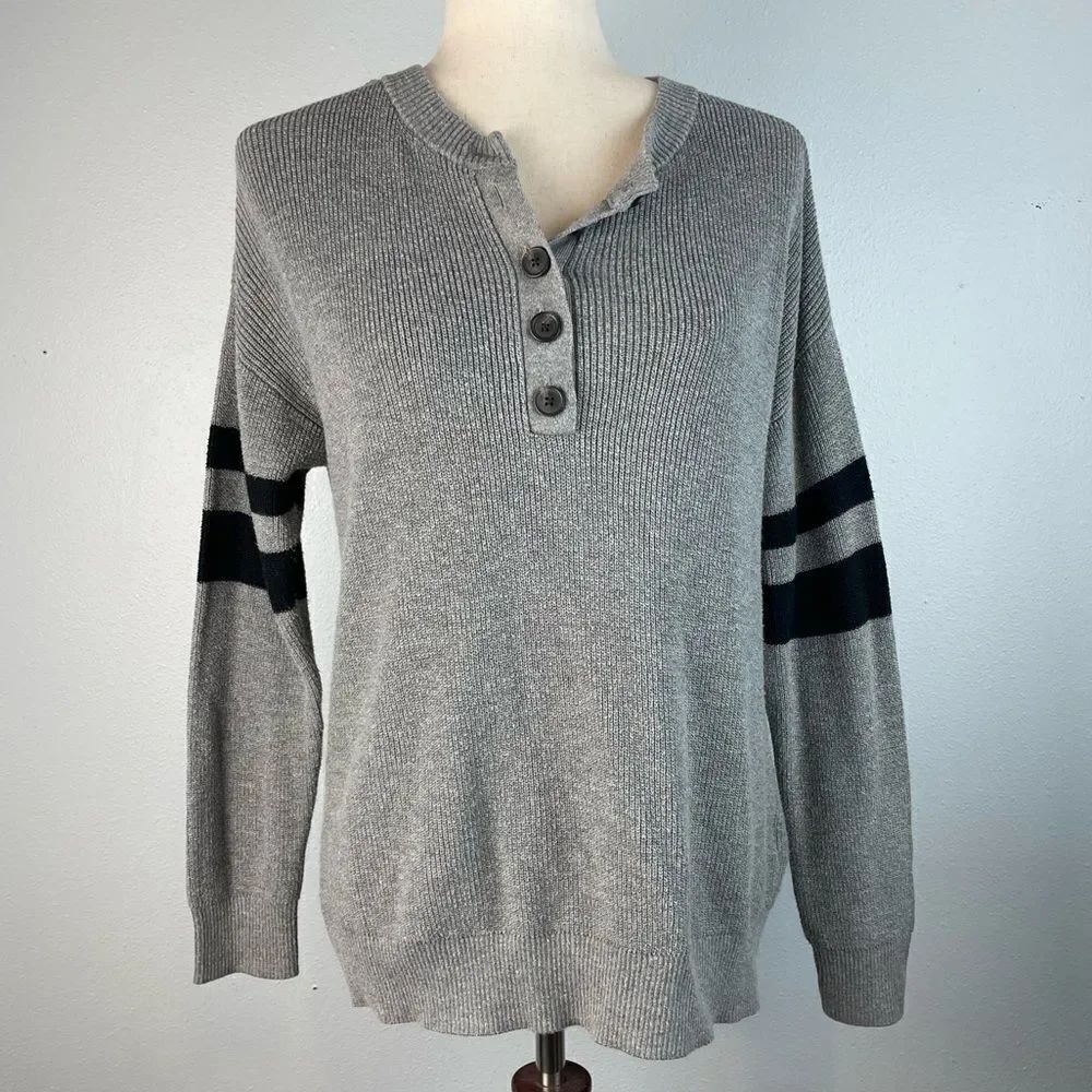 American Eagle Half Button Down Light Sweater Top Size M EUC